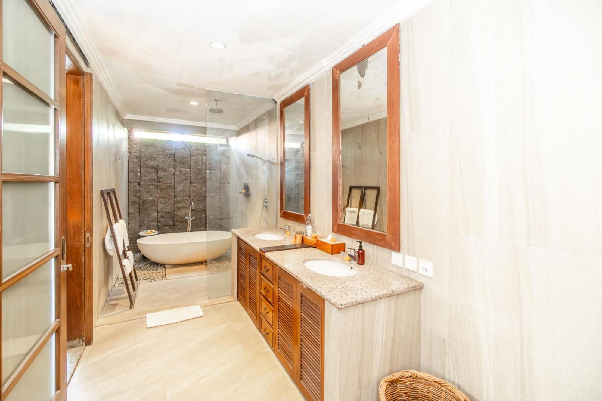 Kecapi Villa Seminyak By Ini Vie Hospitality Exteriör bild