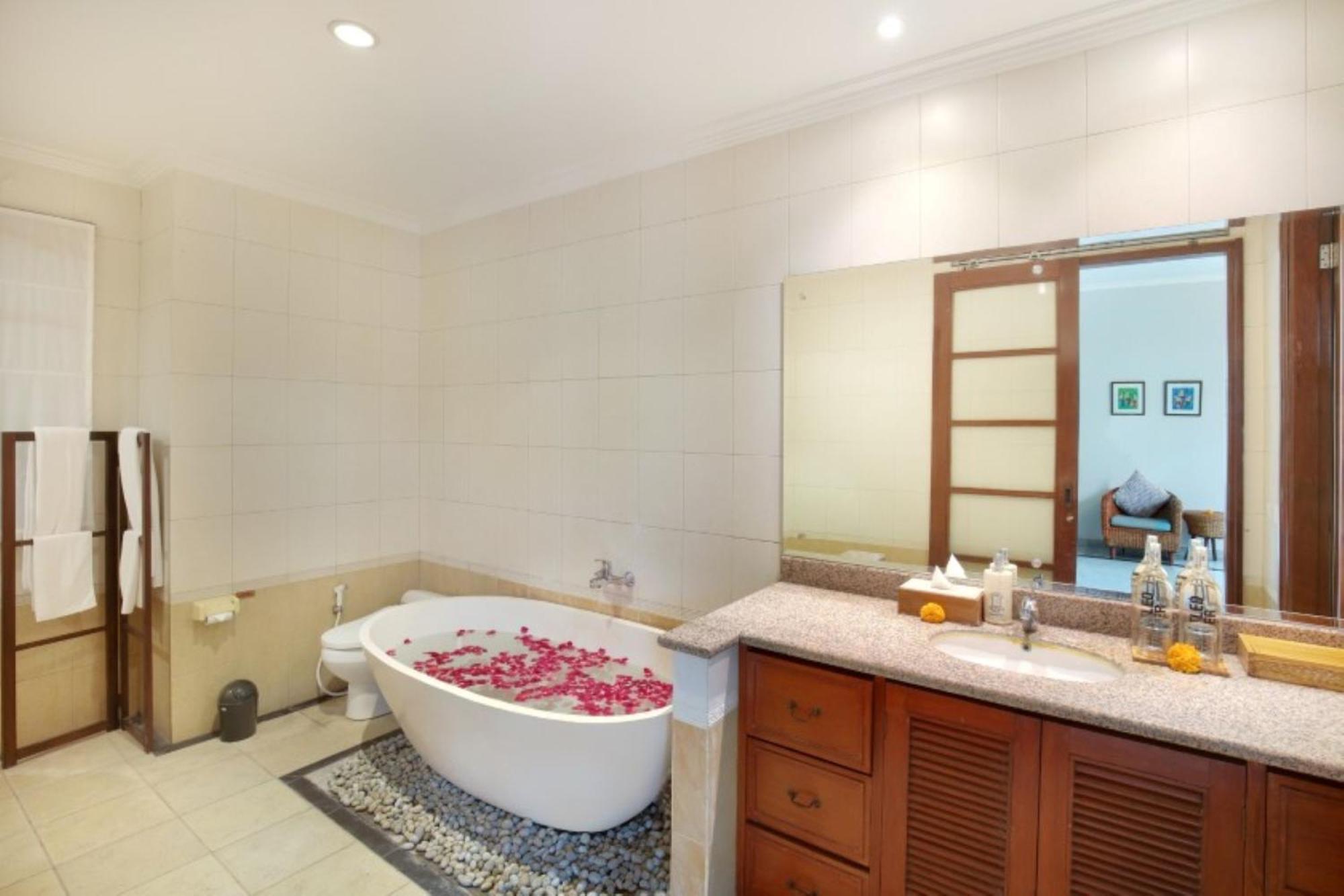 Kecapi Villa Seminyak By Ini Vie Hospitality Exteriör bild
