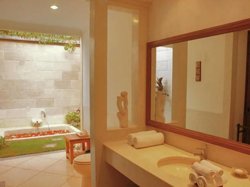 Kecapi Villa Seminyak By Ini Vie Hospitality Exteriör bild